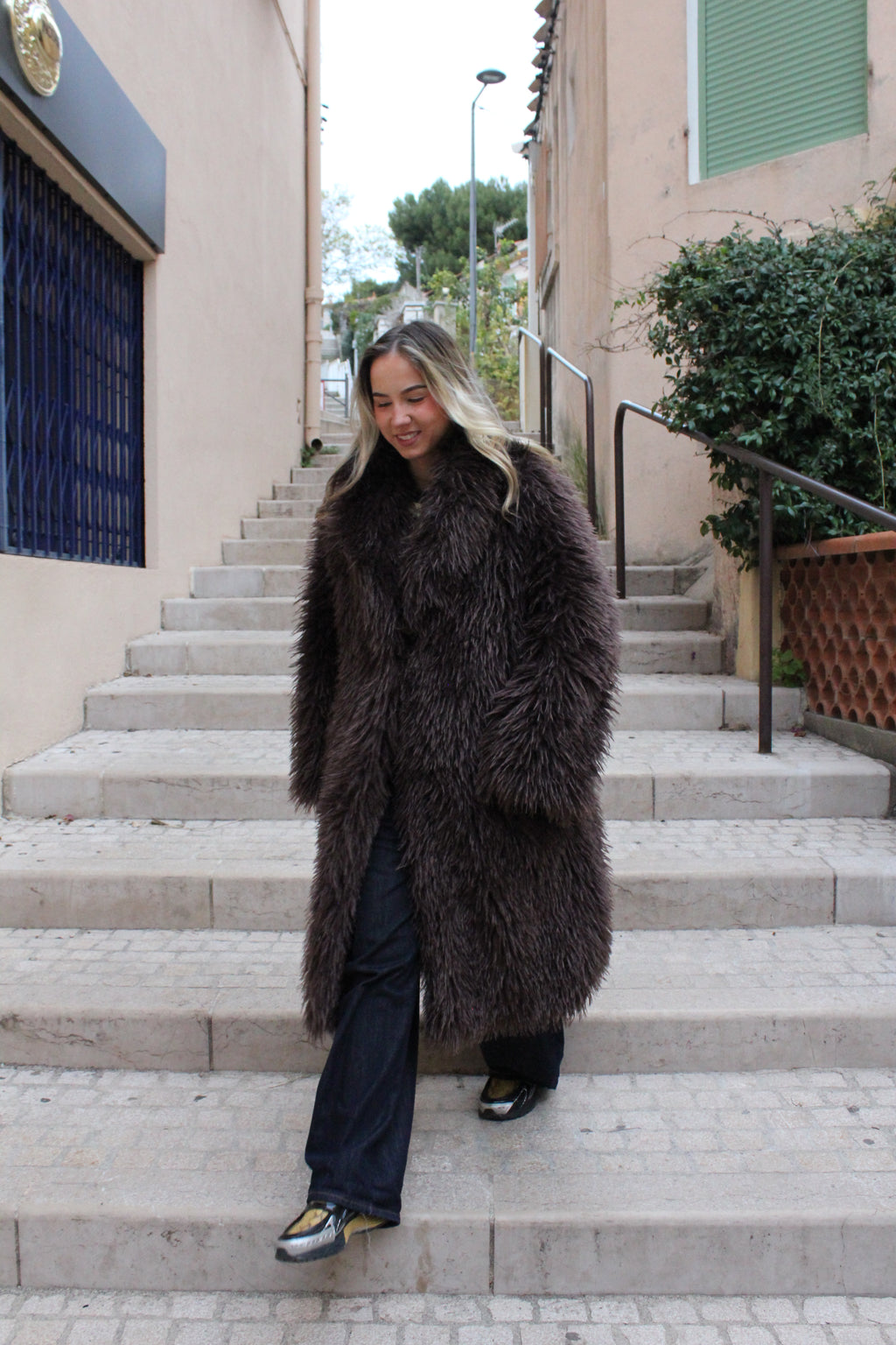 Manteau Mila en fausse fourrure